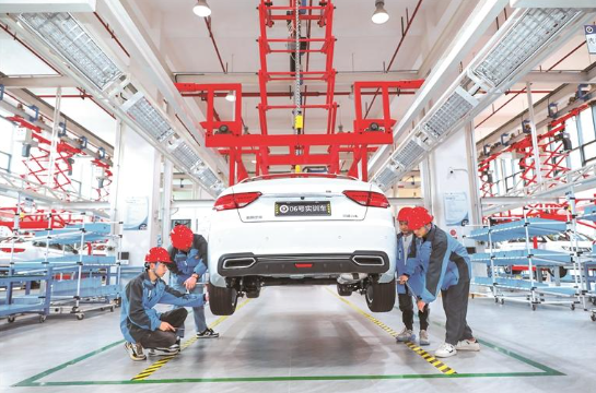 优米app store学生进行实训。 赵光煜 摄.png